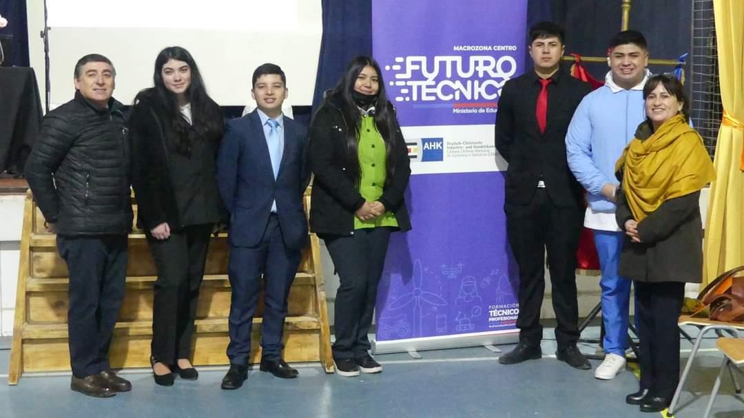 Liceo Bicentenario Guillermo Marín Larraín en Conversatorio Educación Técnico Profesional