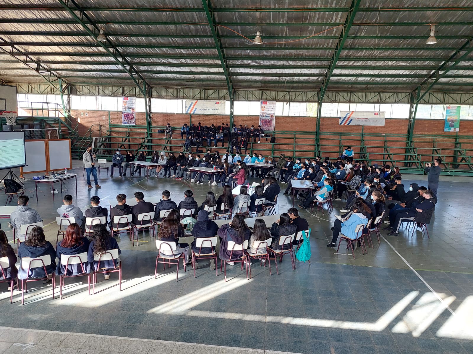 Liceo, realiza importante jornada de capacitación, en el marco del “Proyecto Liceos Bicentenarios”.