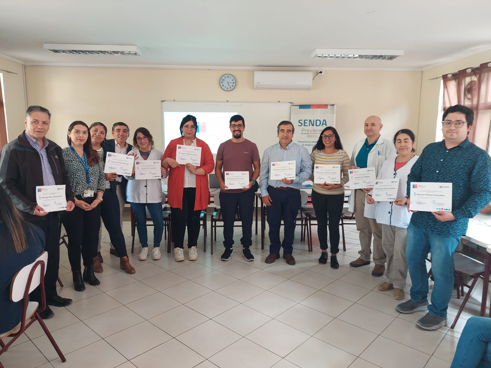 Entrega de Certificación a docentes por SENDA