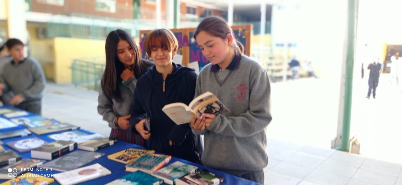 Exposición de Libros C.R.A