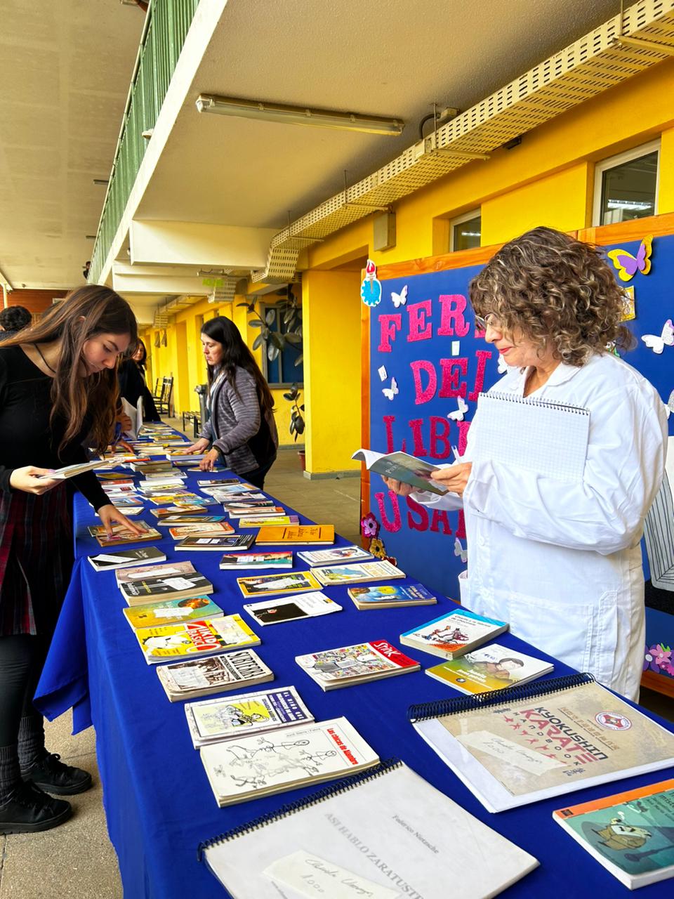 Semana del Libro en Liceo Bicentenario Guillermo Marín Larraín